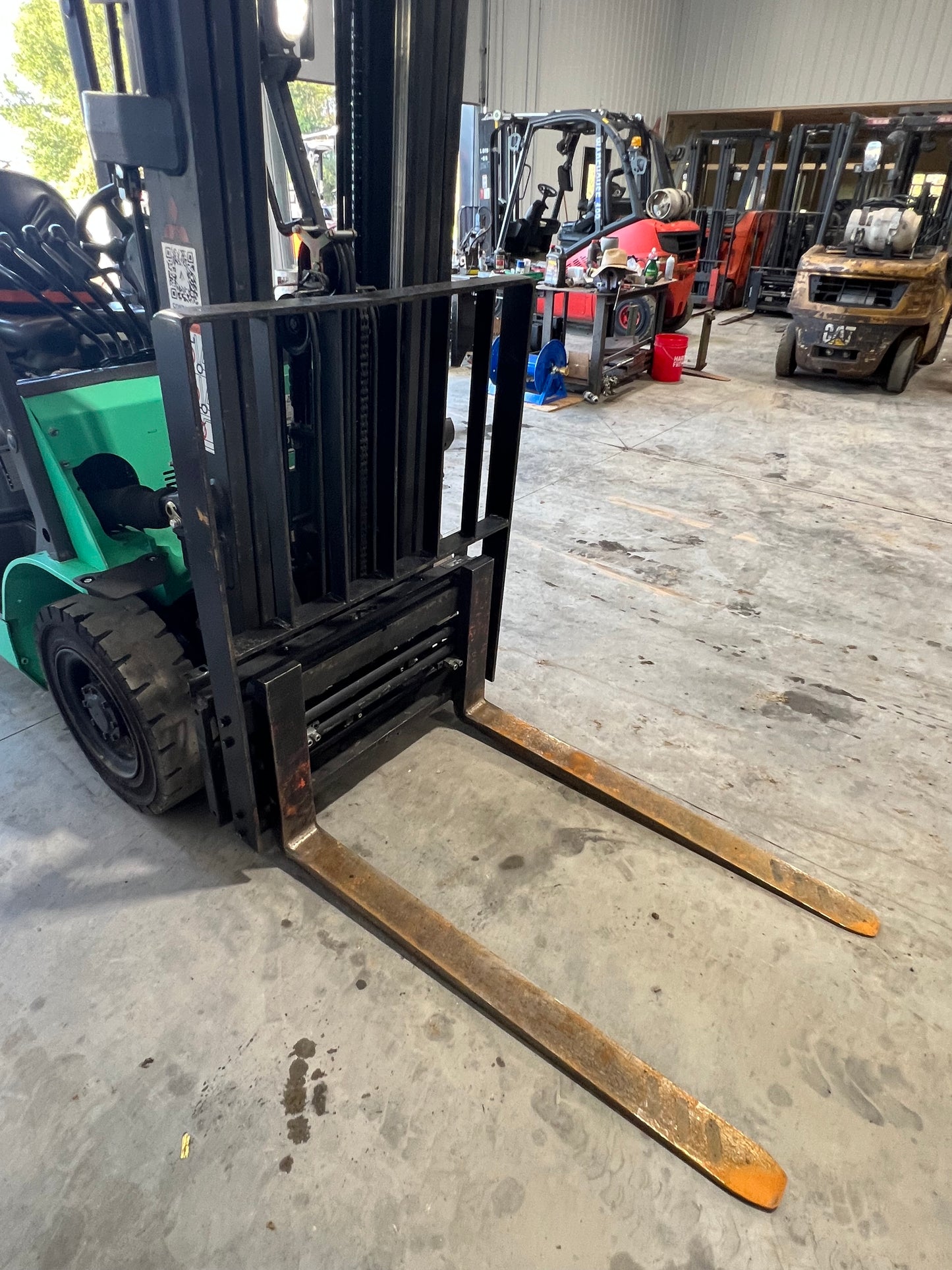 2020 Mitsubishi Forklift 5000lb Lift Capacity Triple Mast! Fork Positioner Pneumatic Tire