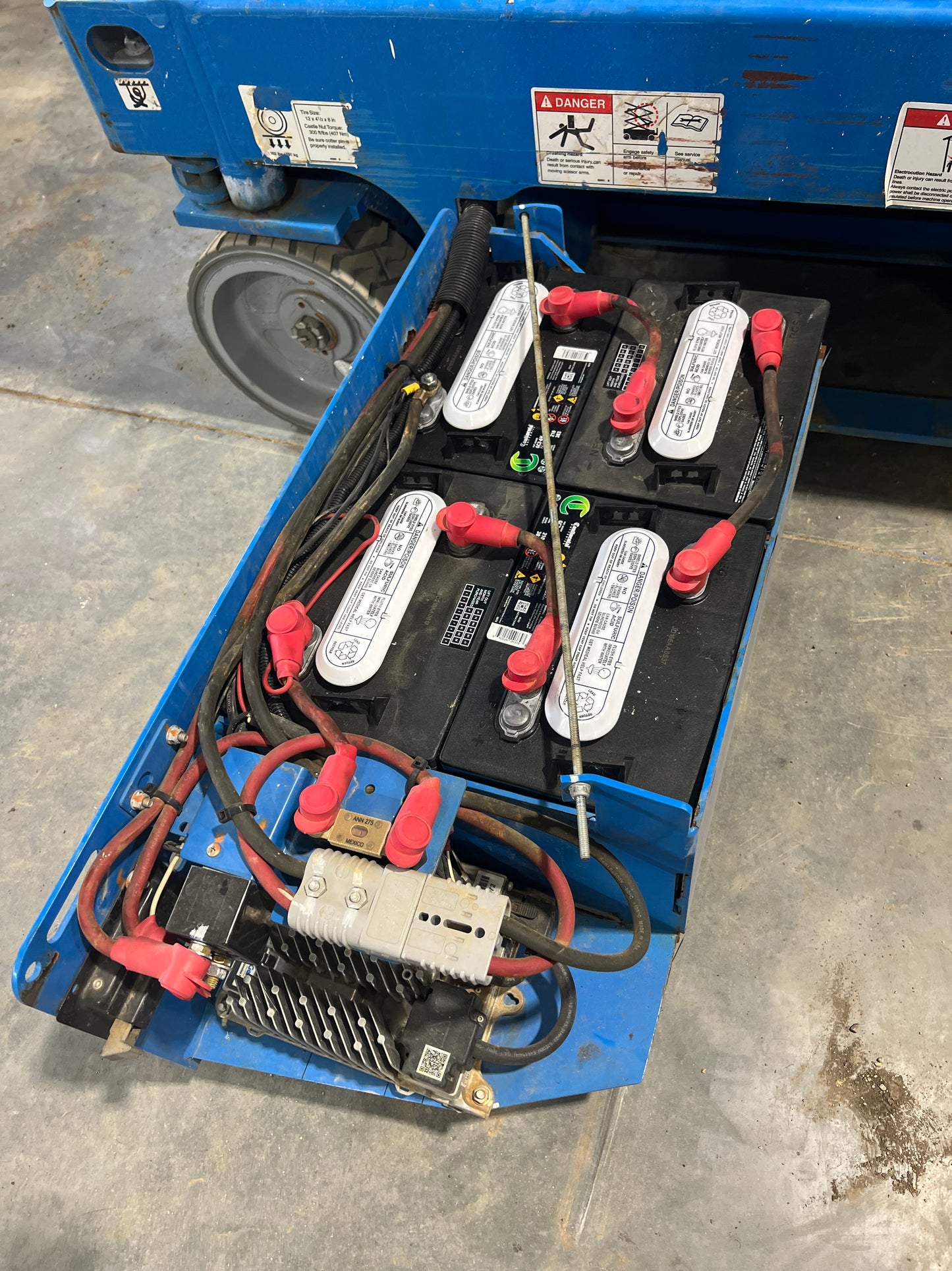 2020 Electric Genie Scissor 120 hours