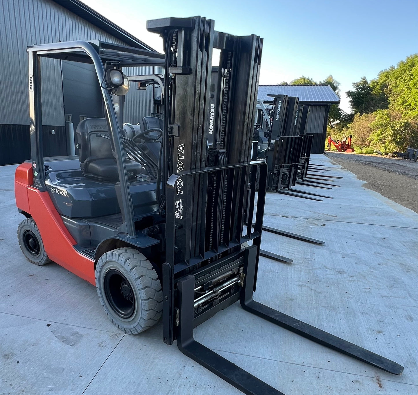 2013 Toyota Forklift 5000lb Lift Capacity (Fork Positioner!