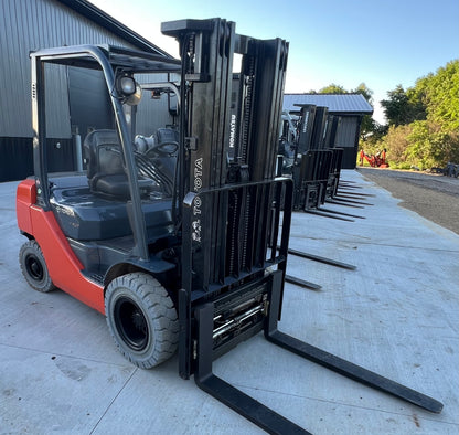 2013 Toyota Forklift 5000lb Lift Capacity (Fork Positioner!