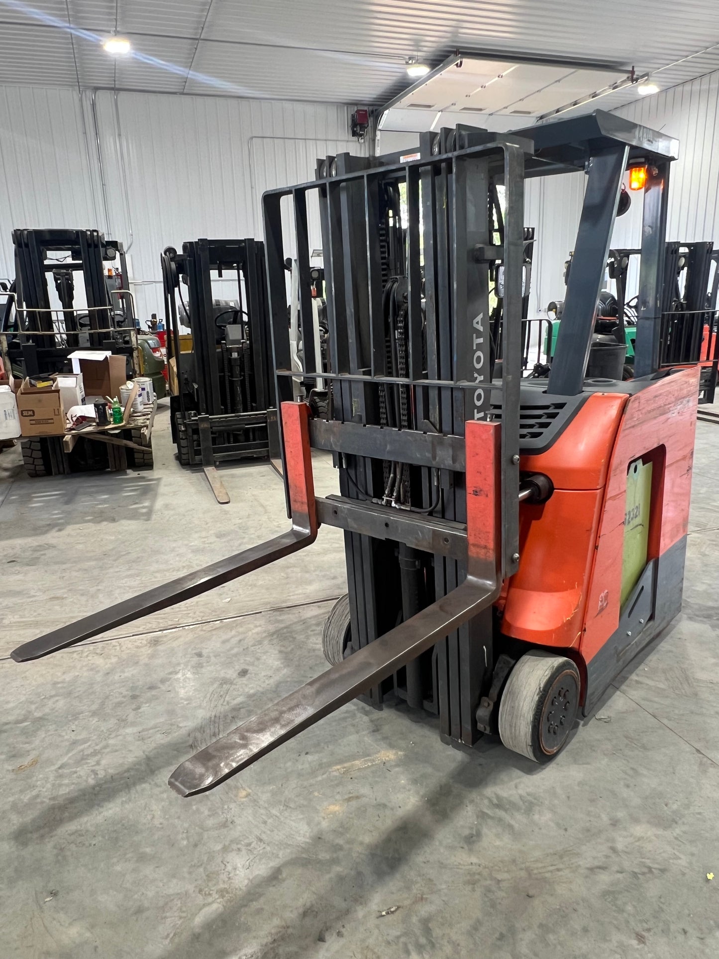 2016 Toyota Stand-on Forklift