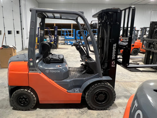 2018 Toyota Forklift 5000lb Lift Capacity! Fork Positioner! Diesel