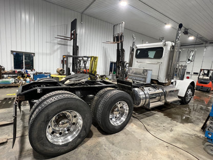 2012 Peterbilt 389 Truck