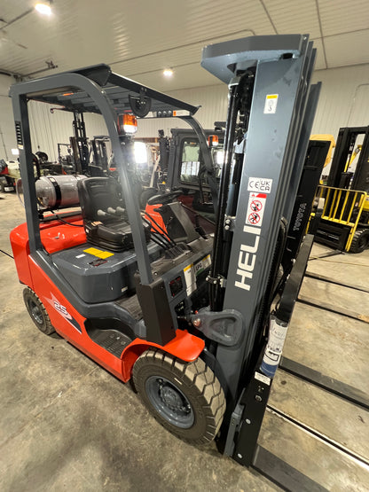 2026 Heli Forklift 5000lb Lift Capacity (Fork Positioner!!!