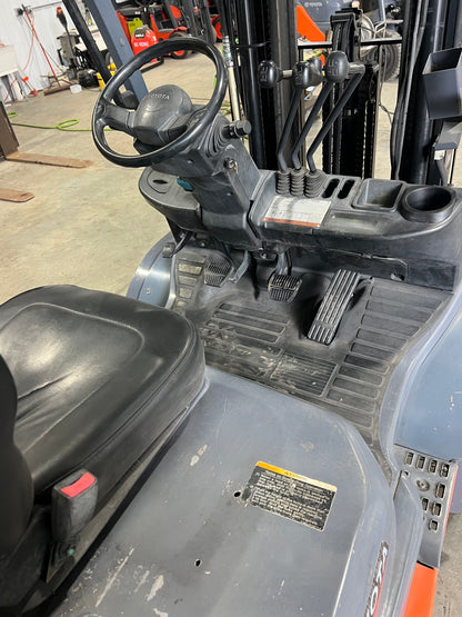 2014 Toyota Forklift 5000lb Lift Capacity (1200 Hours!!