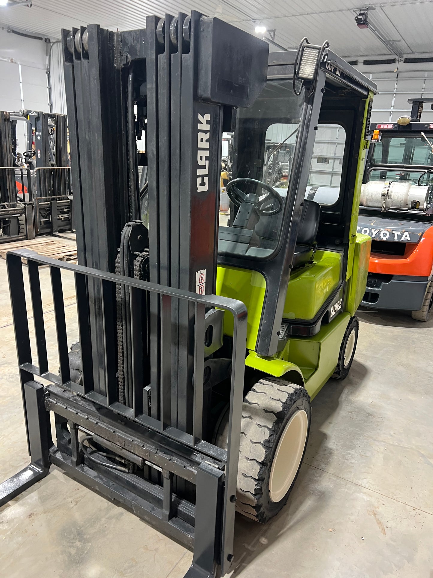 1999 Clark Forklift 6000lb Capacity
