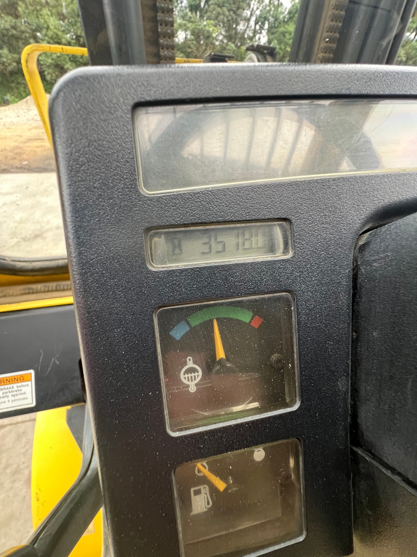 2001 Hyster Forklift (Cab Heat..