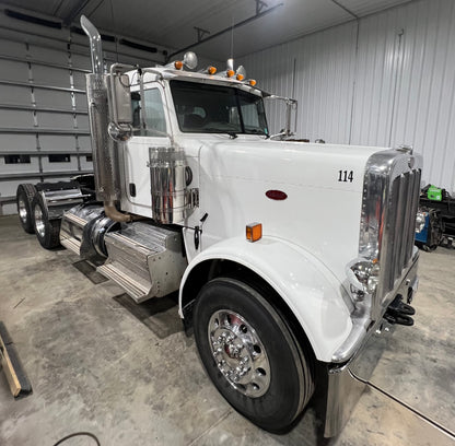 2012 Peterbilt 389 Truck