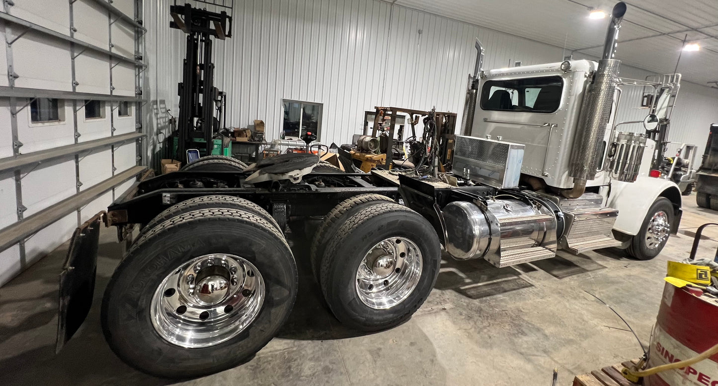 2012 Peterbilt 389 Truck