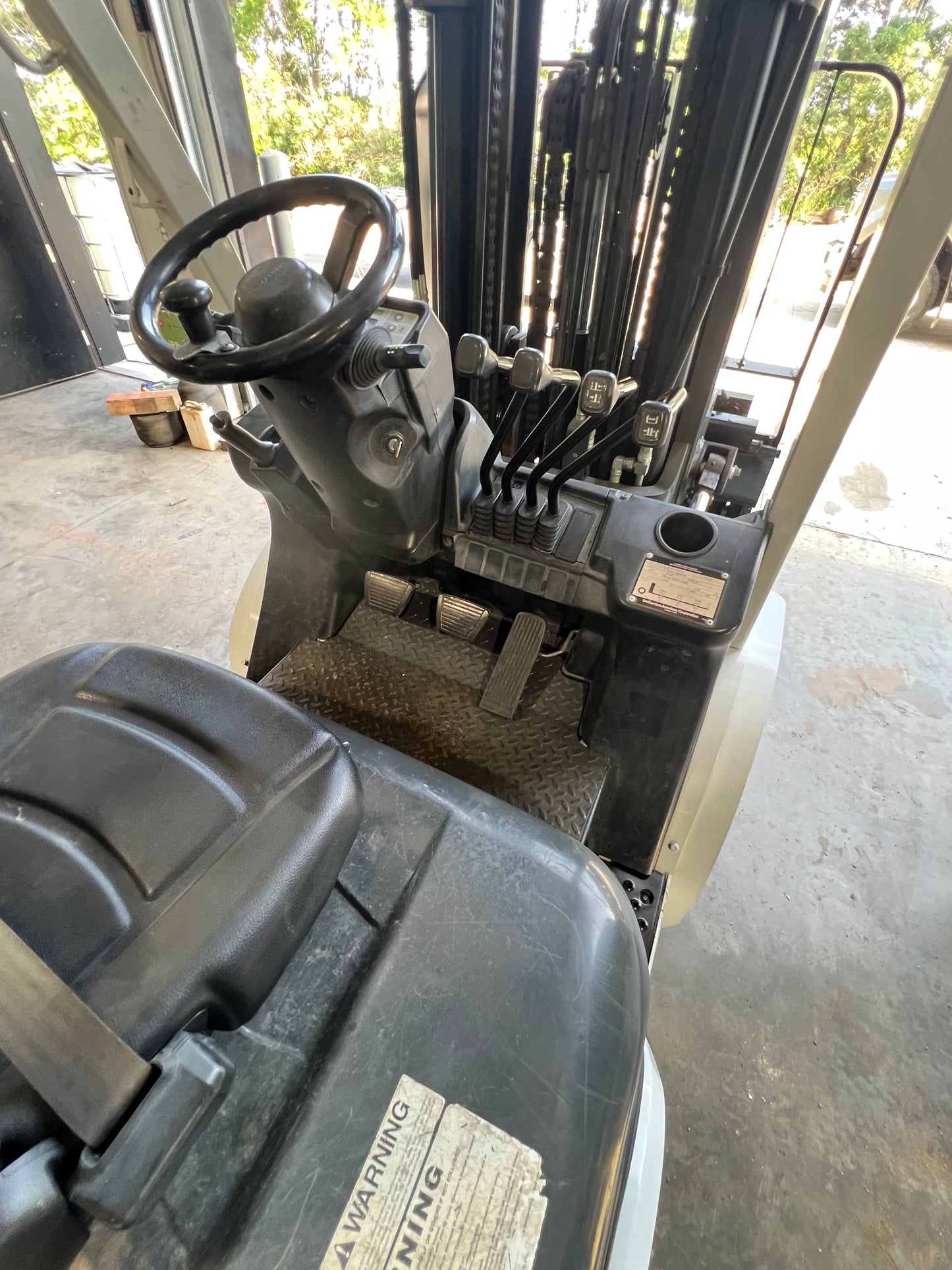 2017 Nissan Uni-Carrier Forklift, Fork Positioner! 7000lb Lift Capacity