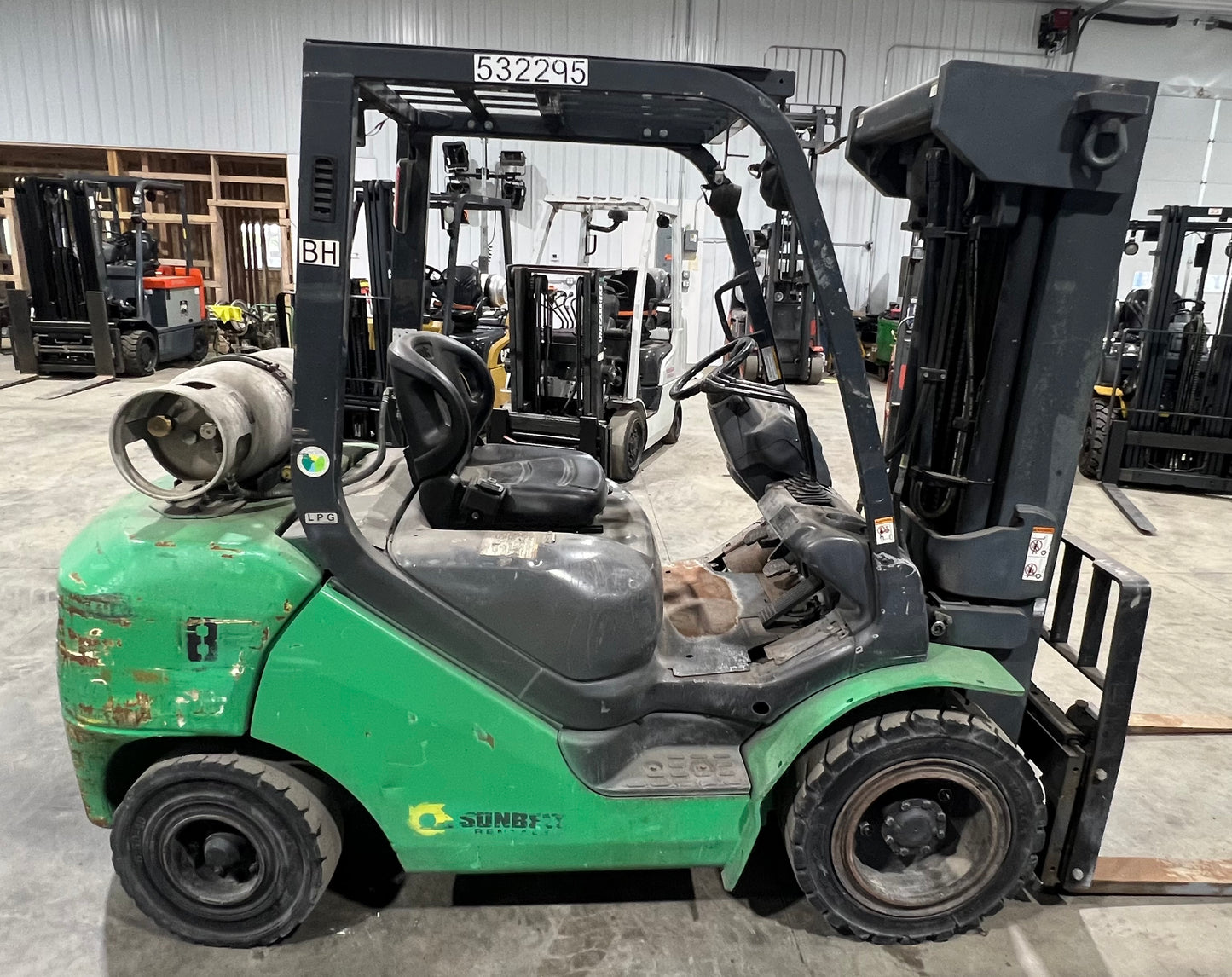 2013 Komatsu Forklift 6000lb Lift Capacity (Quad Mast 20’ Max Height
