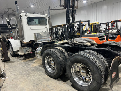 2012 Peterbilt 389 Truck