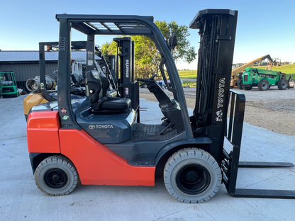 2013 Toyota Forklift 5000lb Lift Capacity (Fork Positioner!