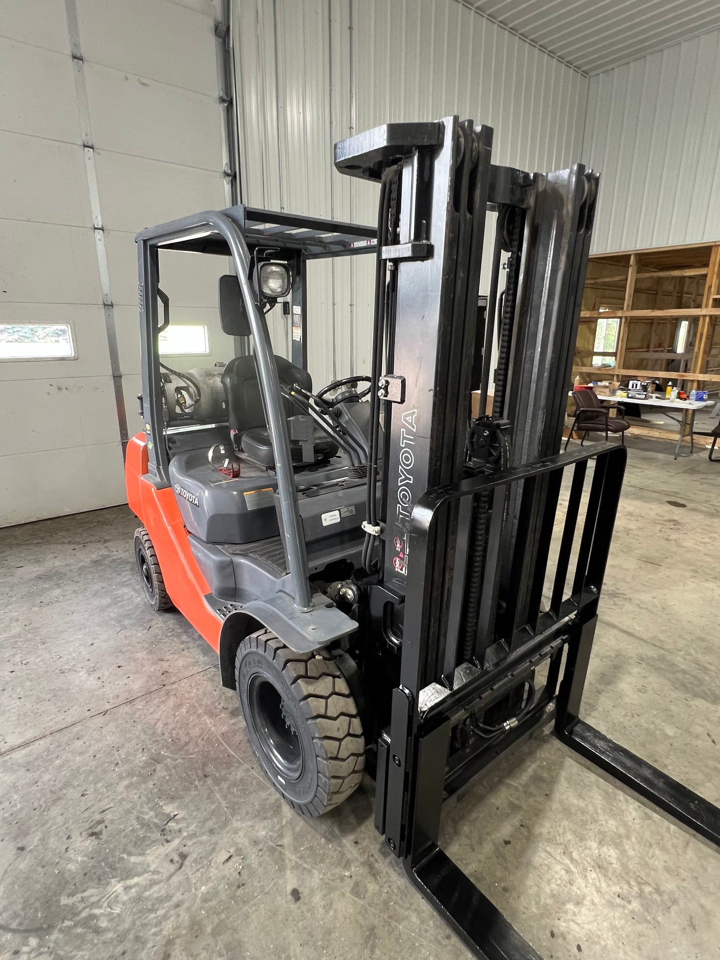 2014 Toyota Forklift 5000lb Lift Capacity (1200 Hours!!