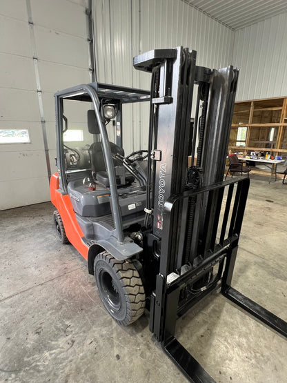 2014 Toyota Forklift 5000lb Lift Capacity (1200 Hours!!