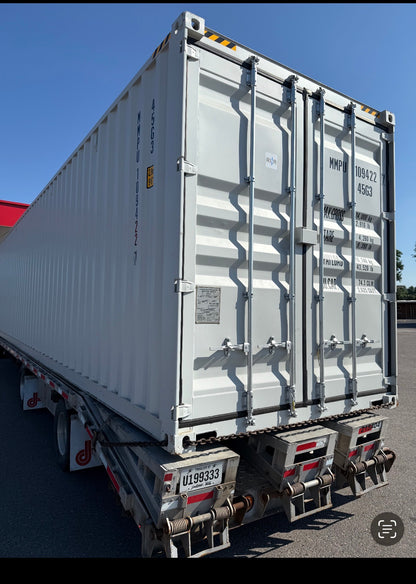 2025 Container 40’ multiple doors!