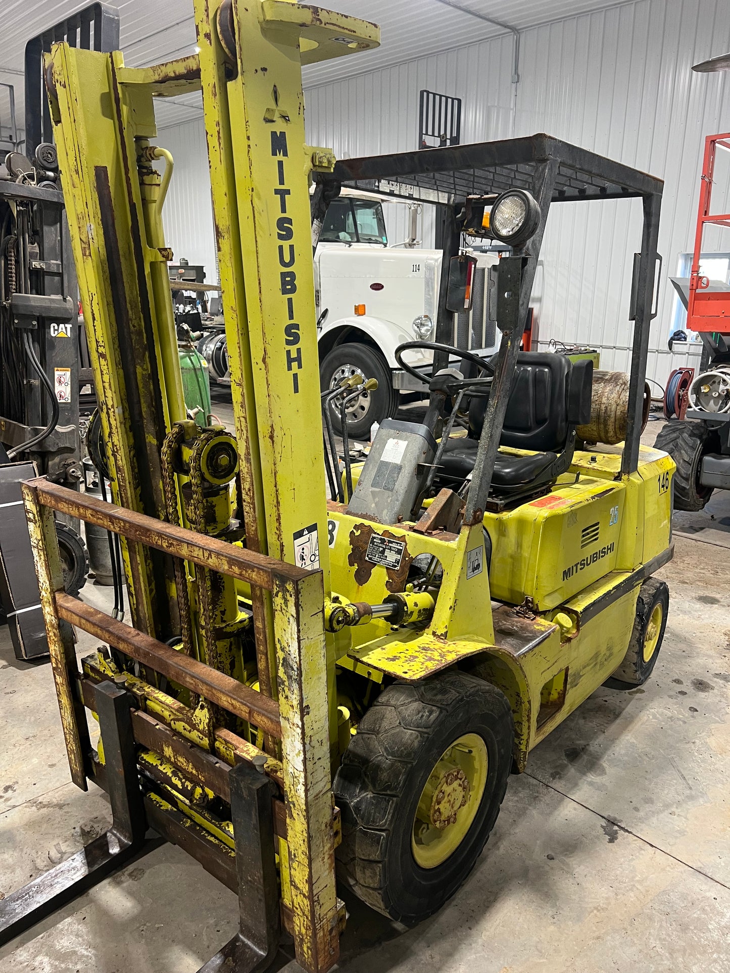 Mitsubishi Forklift 5000lb Lift Capacity
