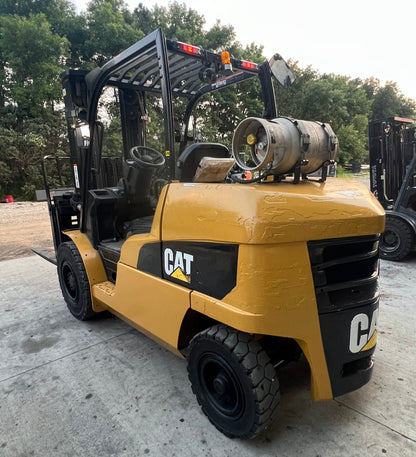 2016 Cat Forklift 11k Lift Capacity (Fork Positioner!!