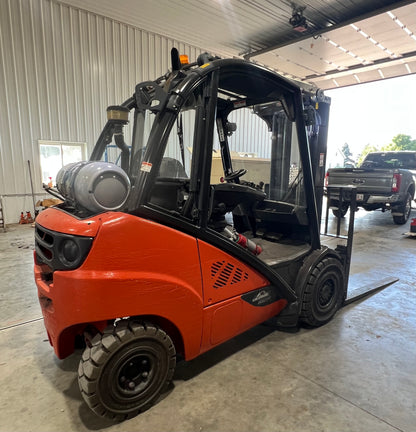 2017 Linde Forklift 6000lb Lift Capacity (Fork Positioner!