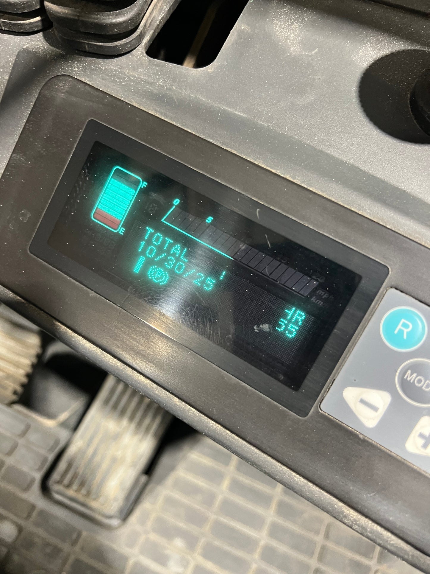 2018 Mitsubishi Forklift 48 Volts  Quad Mast 20’ Max Height