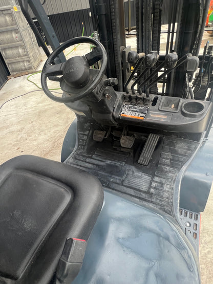 2017 Toyota Forklift, 5000lb Lift Capacity (Fork Positioner!