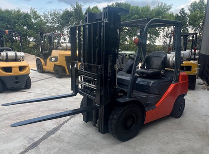 2017 Toyota Forklift, 5000lb Lift Capacity (Fork Positioner!
