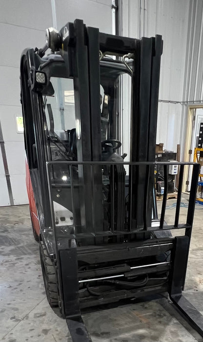 2017 Linde Forklift 6000lb Lift Capacity (Fork Positioner!