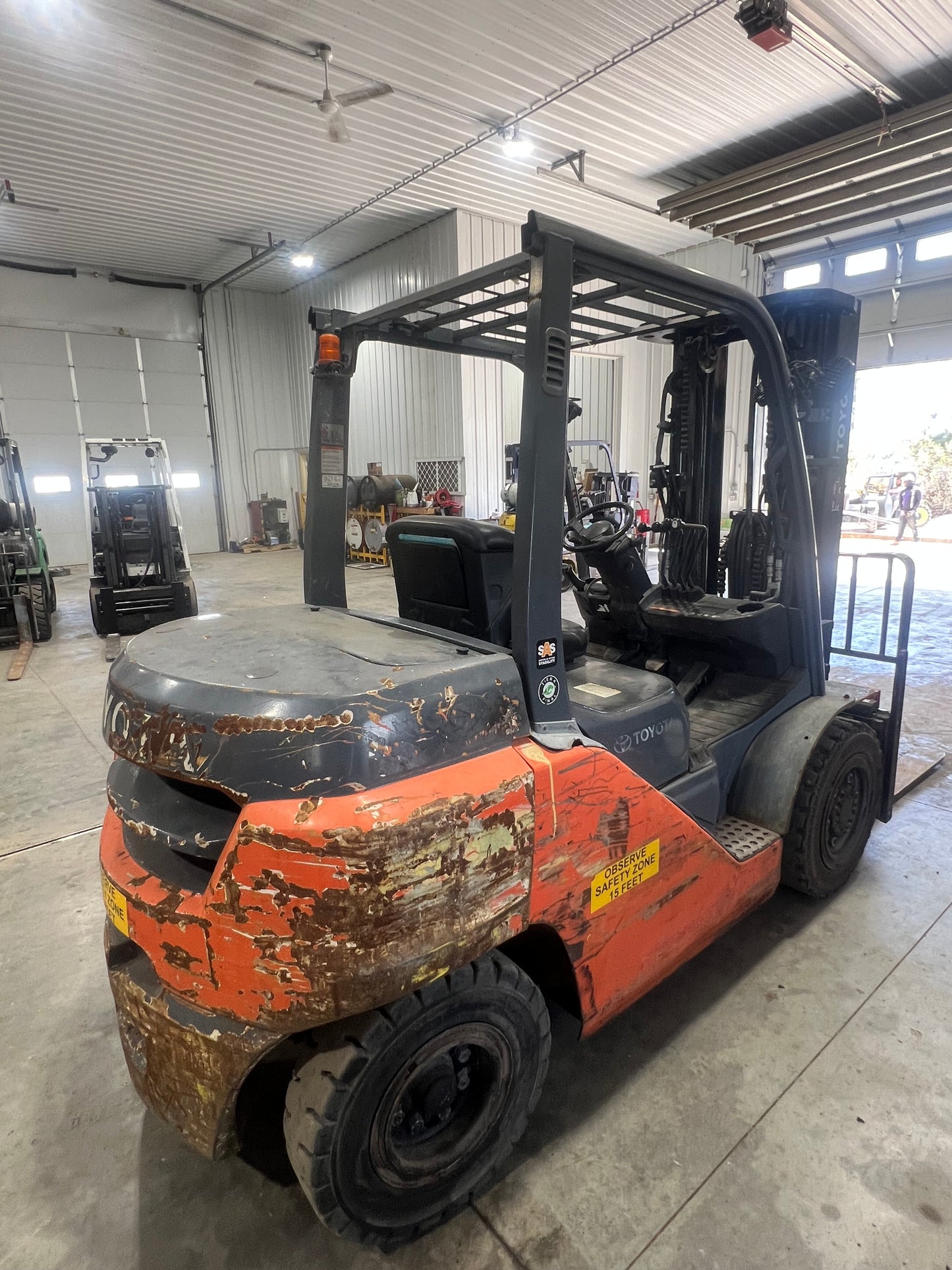 2020 Toyota Forklift 7000lb Lift Capacity (Fork Positioner!