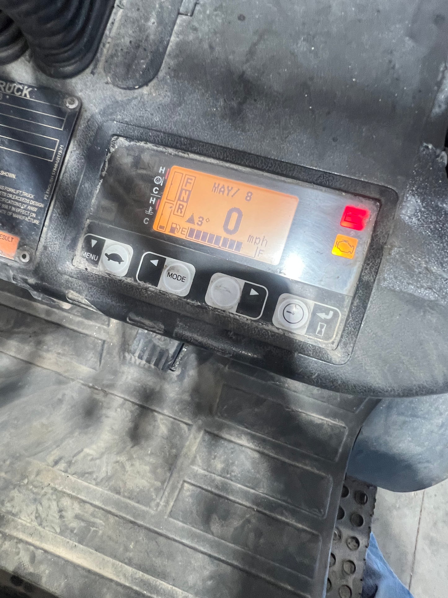 2020 Toyota Forklift 7000lb Lift Capacity (Fork Positioner!