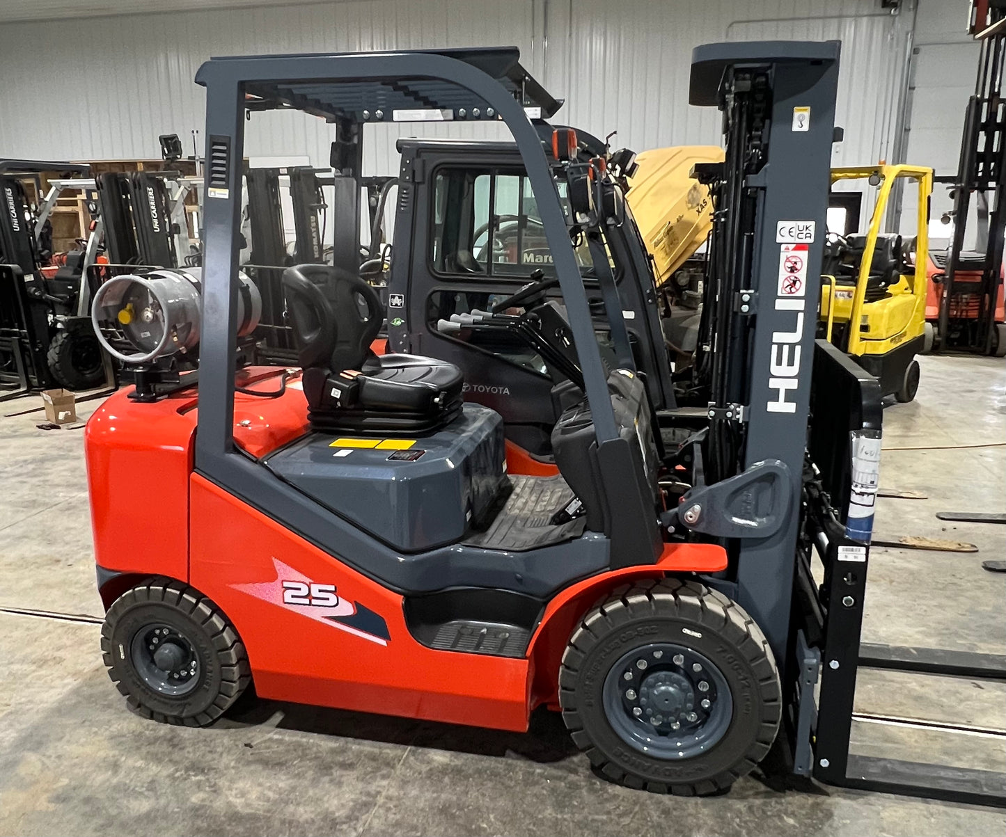 2026 Heli Forklift 5000lb Lift Capacity (Fork Positioner!!!
