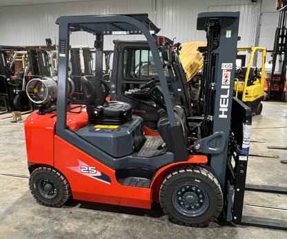 2026 Heli Forklift 5000lb Lift Capacity (Fork Positioner!!!
