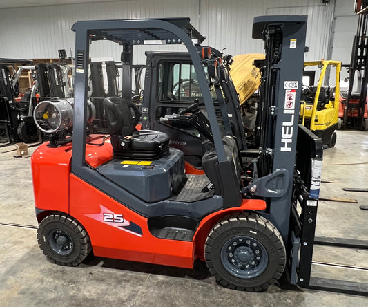 2026 Heli Forklift 5000lb Lift Capacity (Fork Positioner!!!