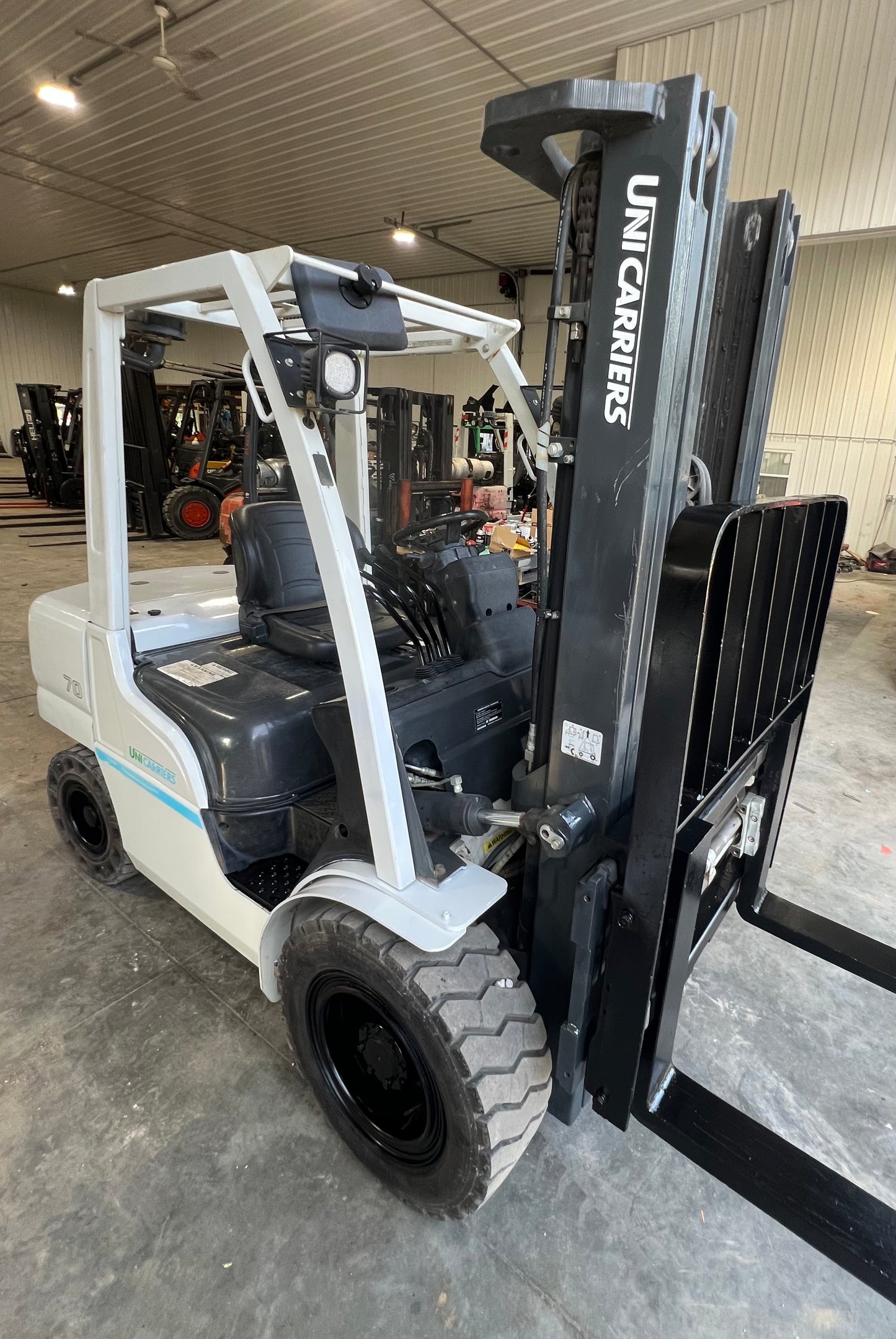 2017 Nissan Uni-Carrier Forklift, Fork Positioner! 7000lb Lift Capacity