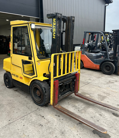 2001 Hyster Forklift (Cab Heat..