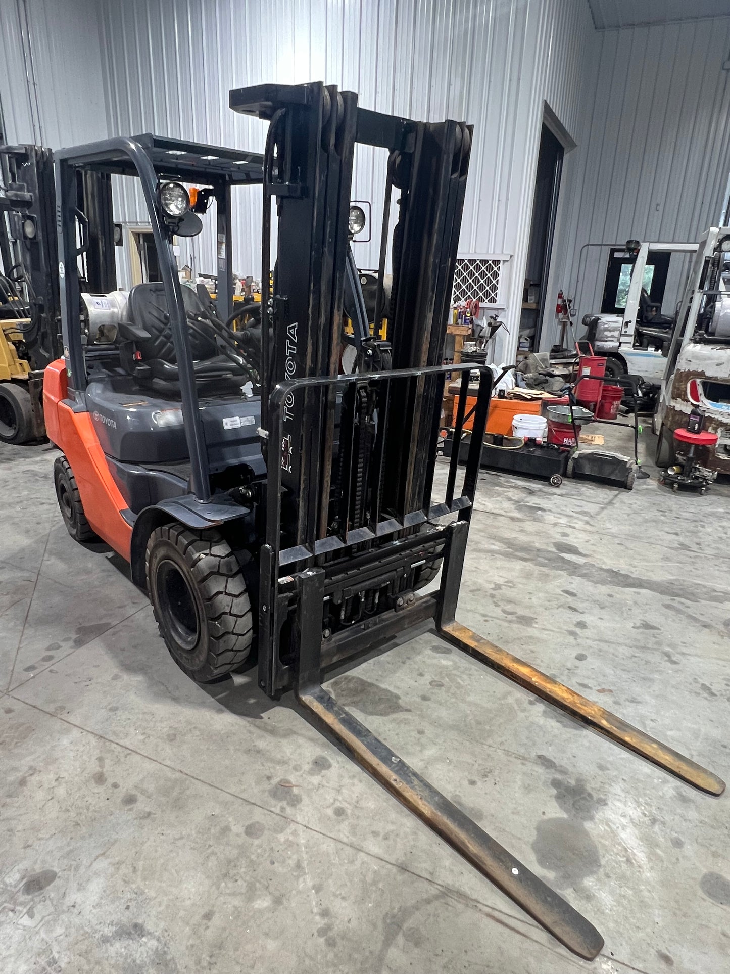 2012 Toyota Forklift 5000lb Lift Capacity, Only 2075 Original Hours!!