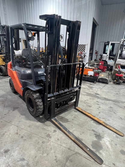 2012 Toyota Forklift 5000lb Lift Capacity, Only 2075 Original Hours!!