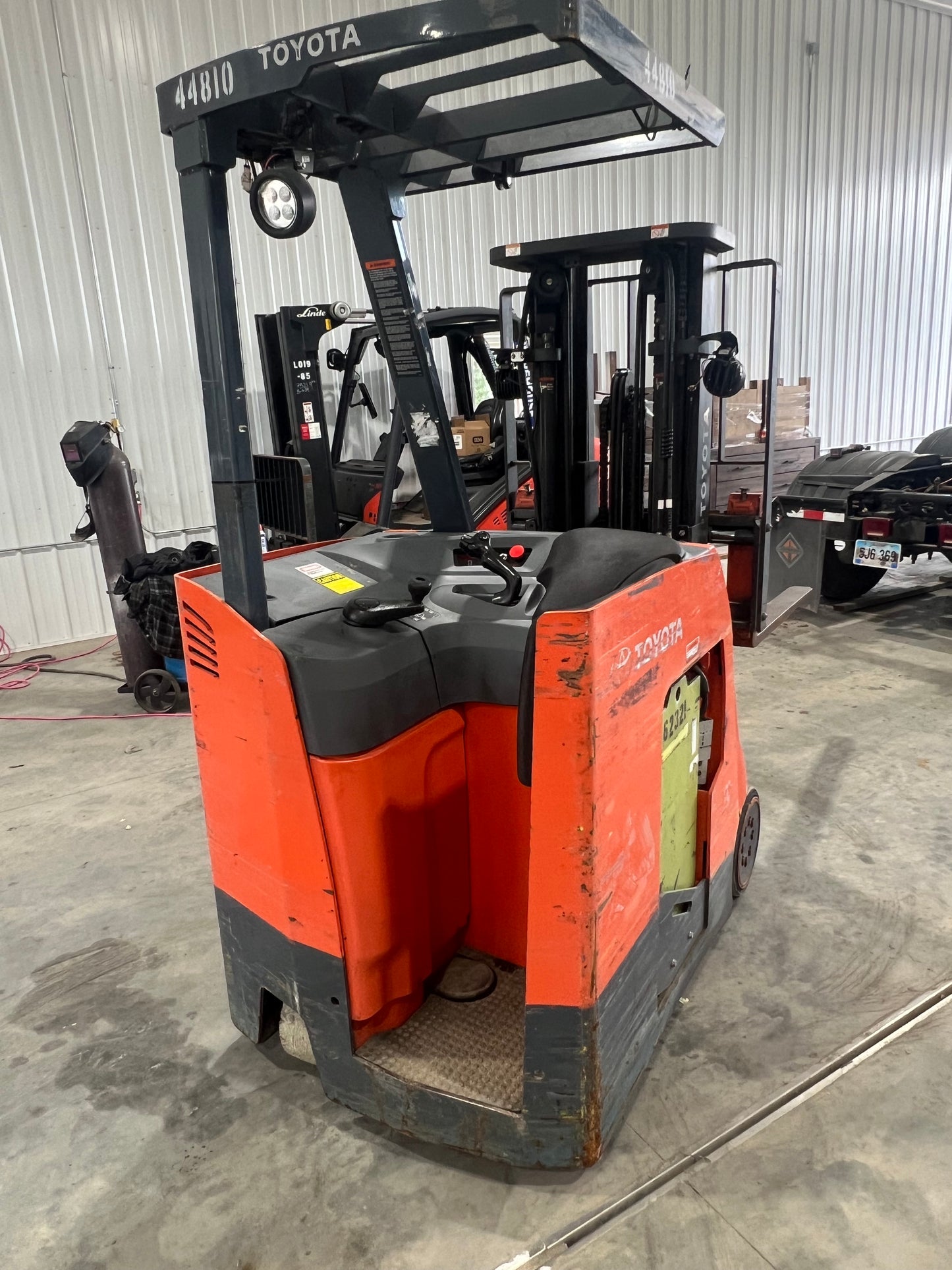 2016 Toyota Stand-on Forklift