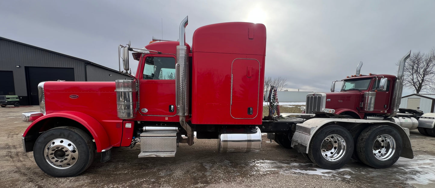 2018 Peterbilt 389 Extended Hood Low Mileage