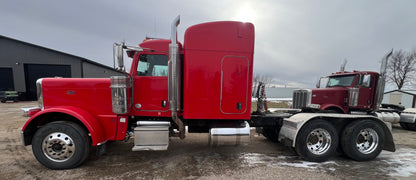 2018 Peterbilt 389 Extended Hood Low Mileage