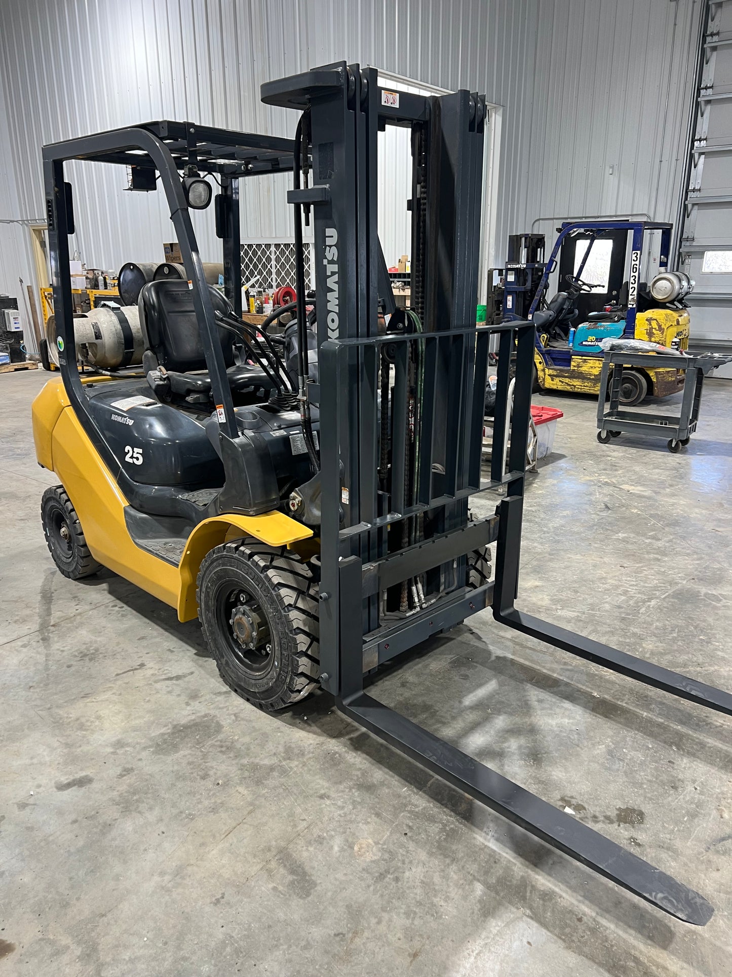 2017 Komatsu Forklift 5000lb Lift Capacity