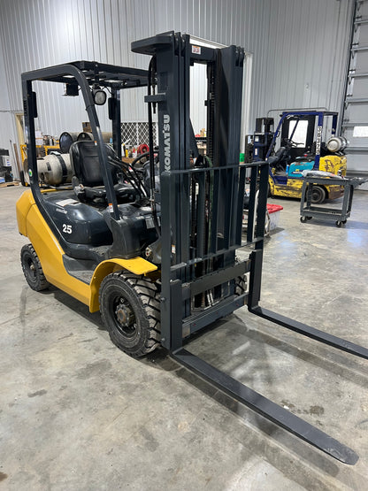 2017 Komatsu Forklift 5000lb Lift Capacity