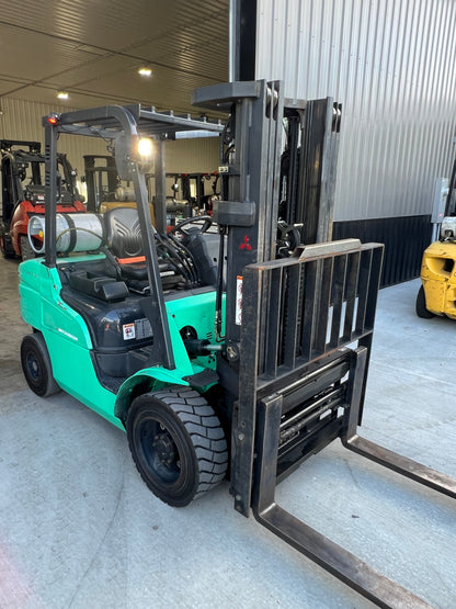 2021 Mitsubishi Forklift (6000lb Lift Capacity, Fork Positioner!