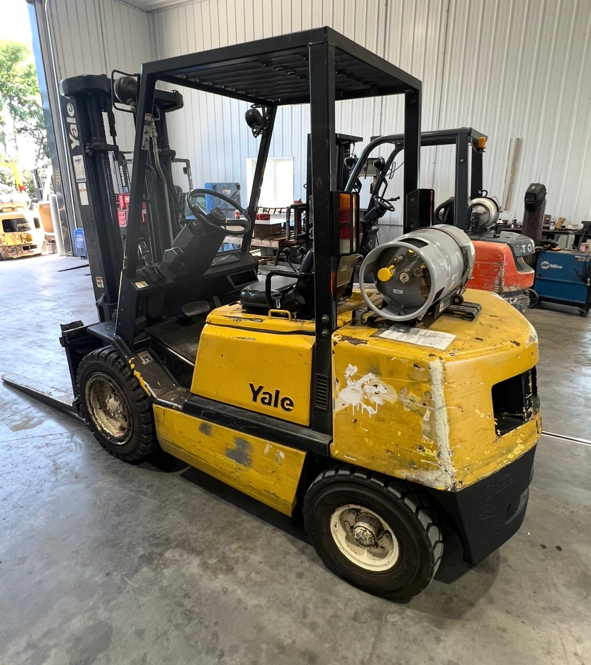2000 Yale Forklift 6000lb Lift Capacity