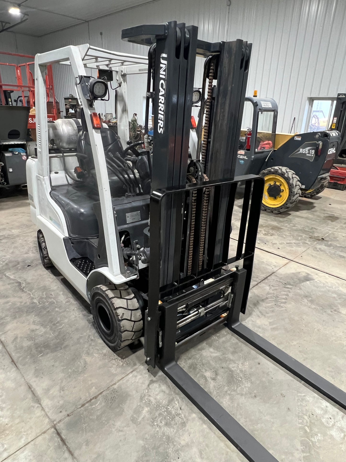 2013 Nissan Forklift 4000lb Lift Capacity (Low Hours!