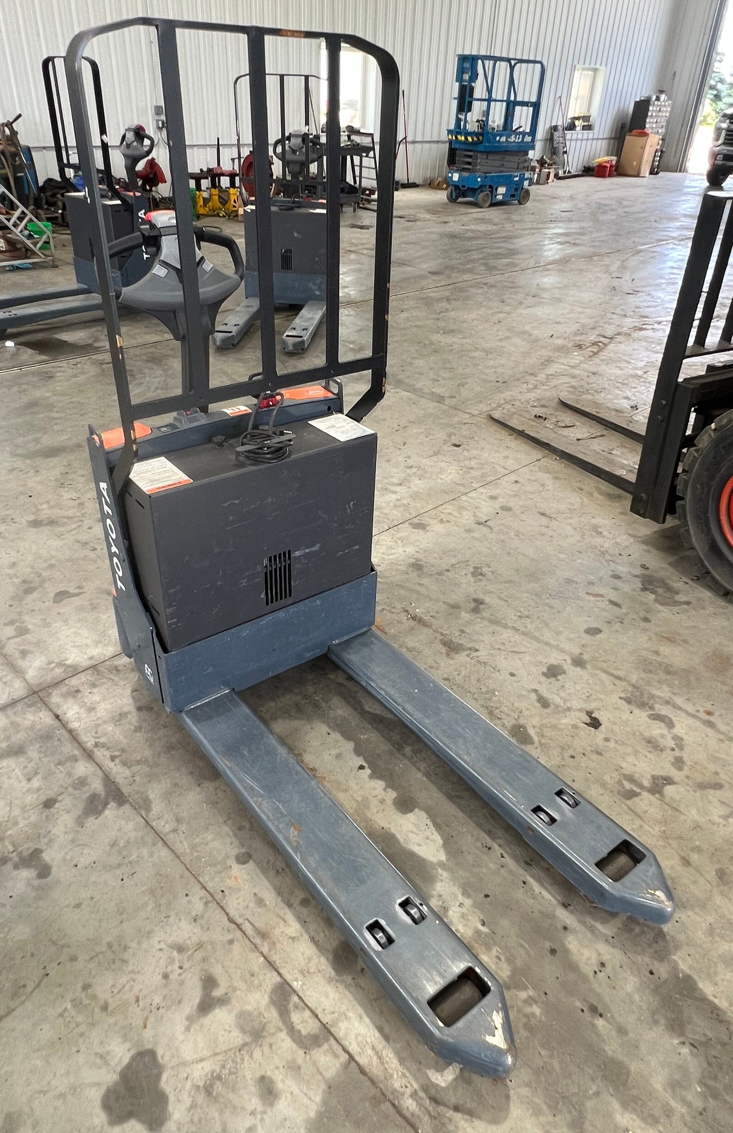 2025 Electric Pallet Jack