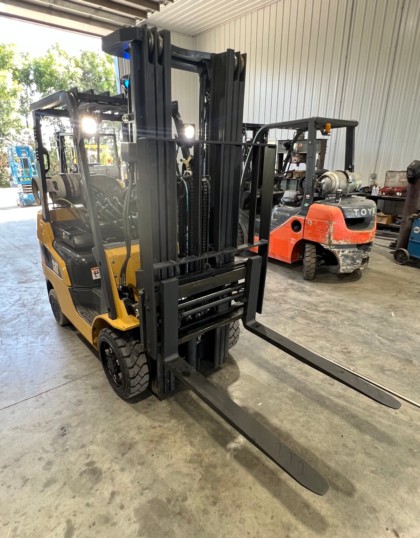 2021 Cat Forklift 5000lb Lift Capacity
