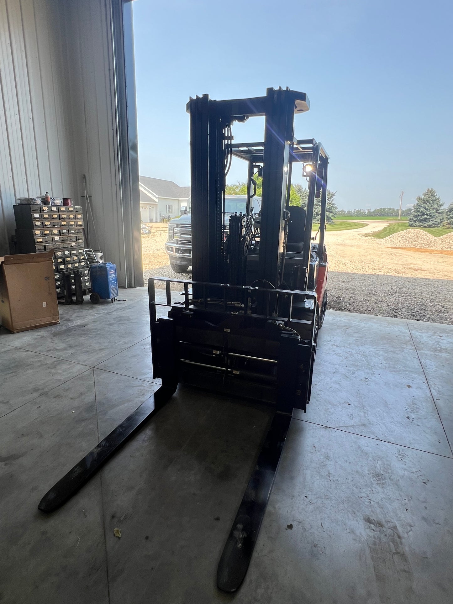 2022 Toyota Forklift (6500lb lift Capacity (Fork Positioner!