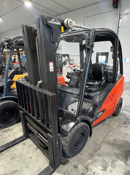 2017 Linde Forklift 6000lb Lift Capacity (Fork Positioner!