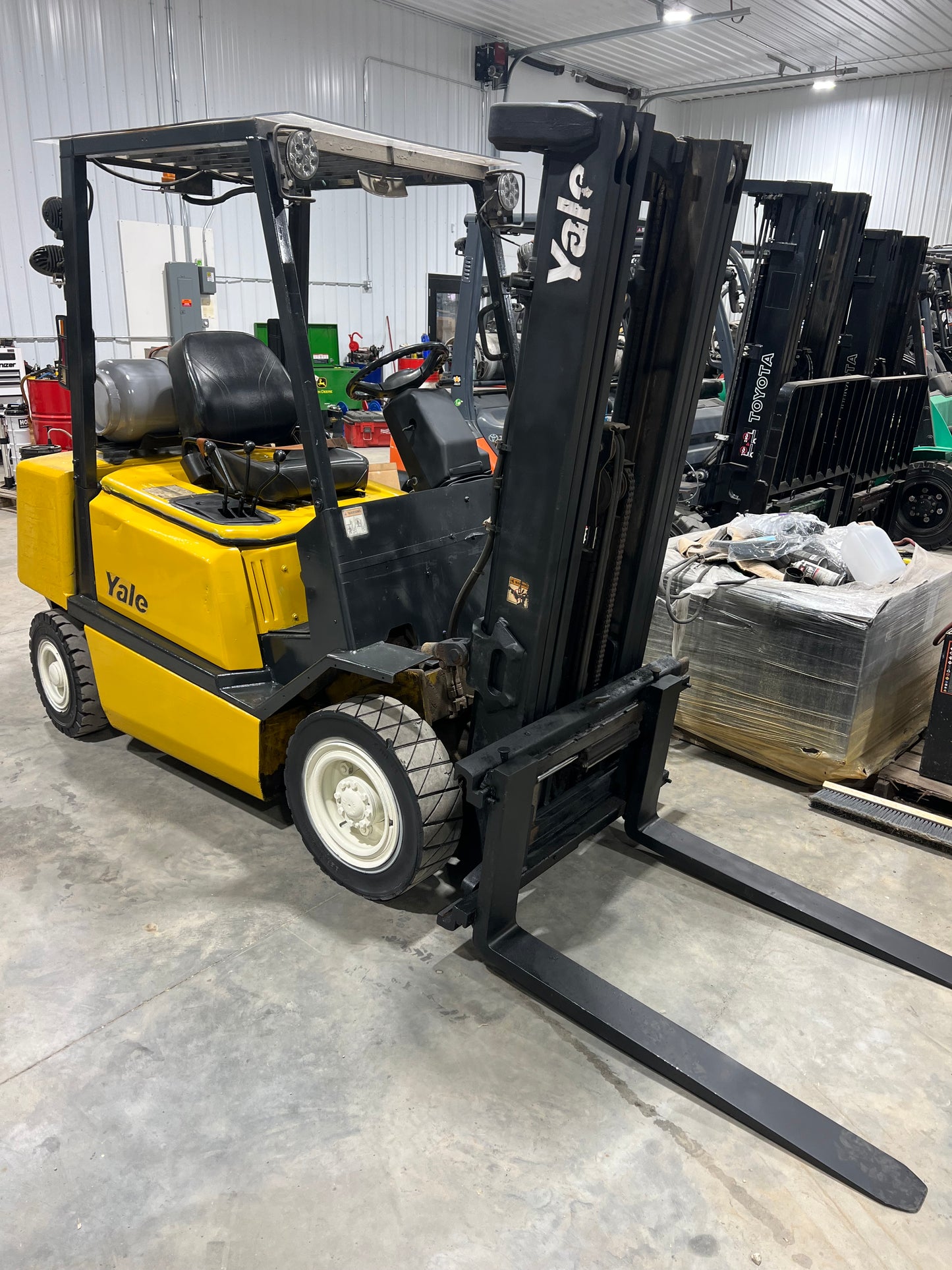 1998 Yale Forklift 5000lb Loft Capacity Triple Mast