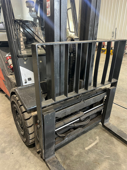 2017 Linde Forklift 6000lb Lift Capacity (Fork Positioner!